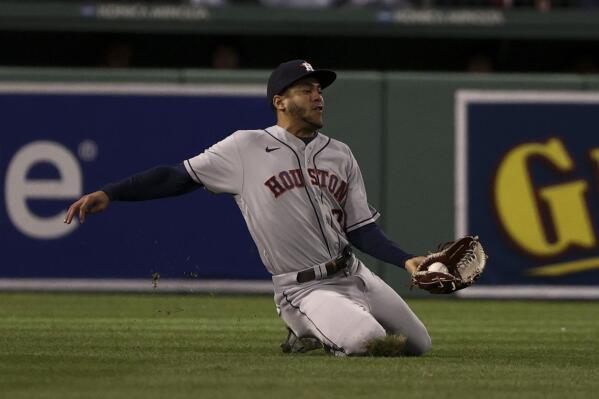 Schwarber, Red Sox slam Astros 12-3, lead ALCS 2-1