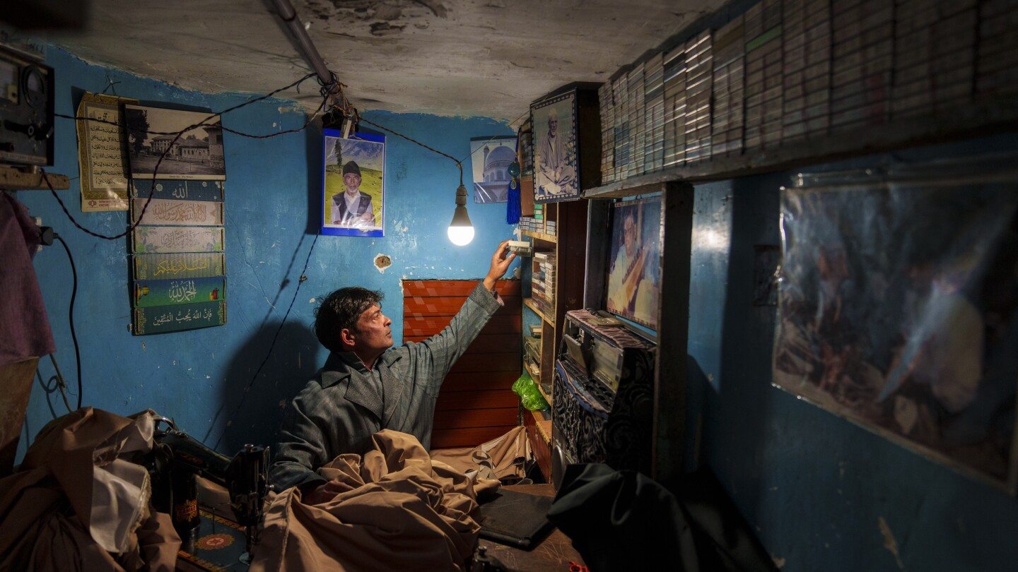 Kashmir's Sufi music lovers are sticking with the audio cassette