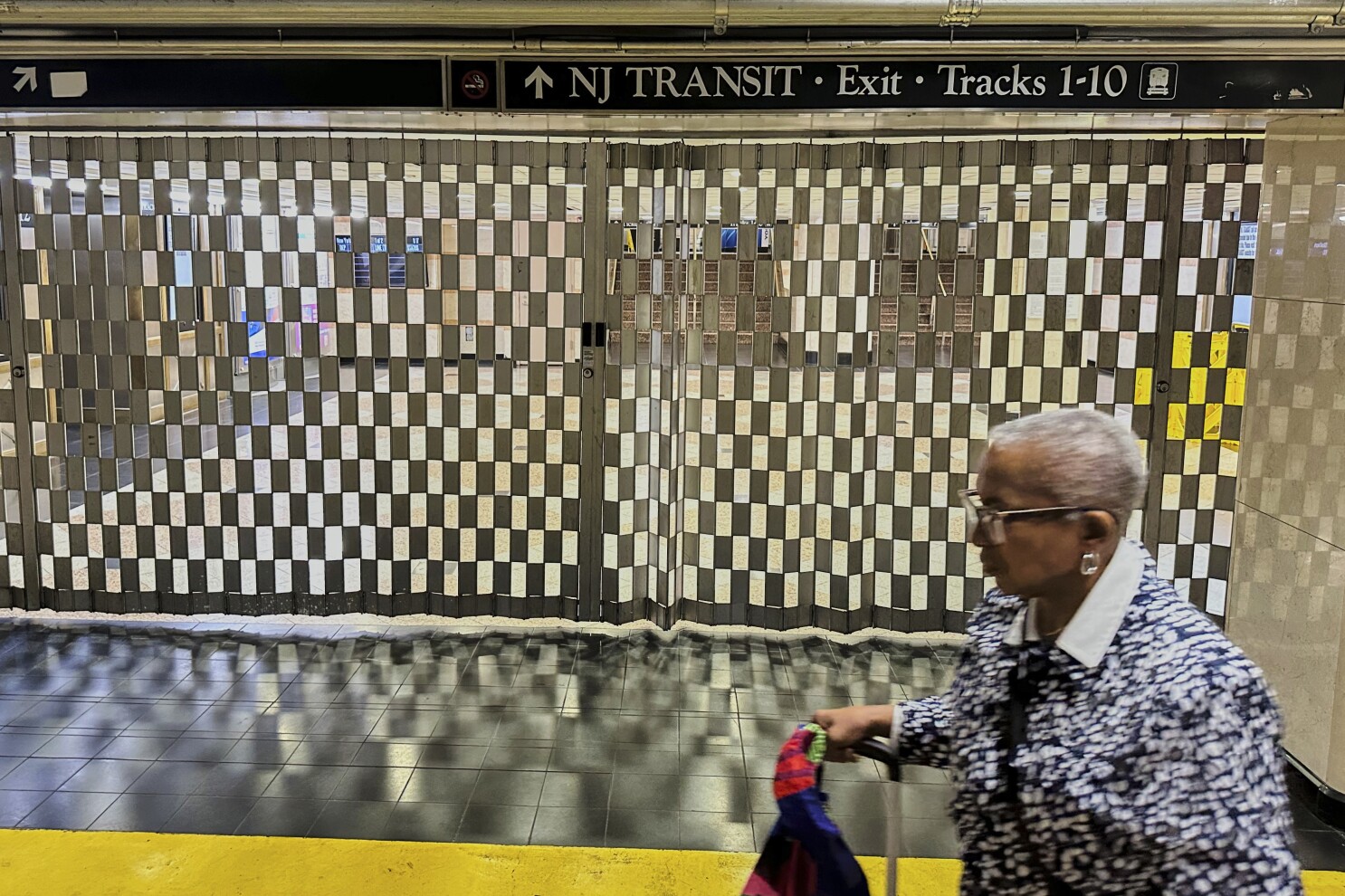 New Jersey Transit strike disrupts travel
