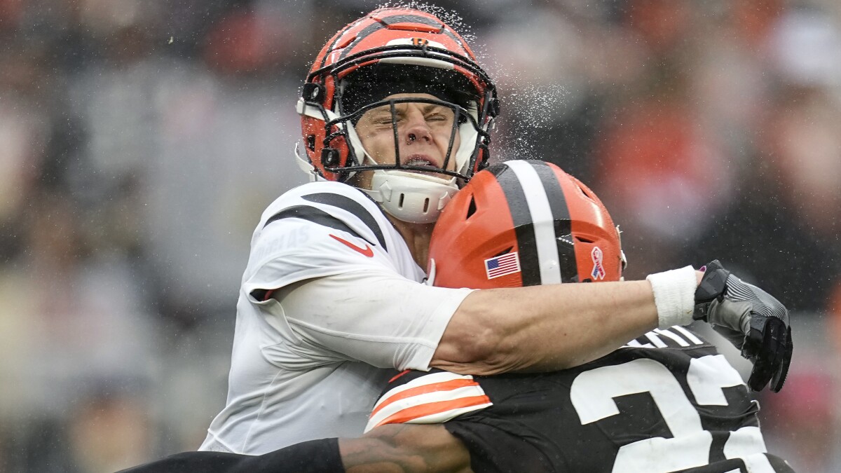 Bengals QB Joe Burrow throws for career-low 82 yards in loss - ESPN