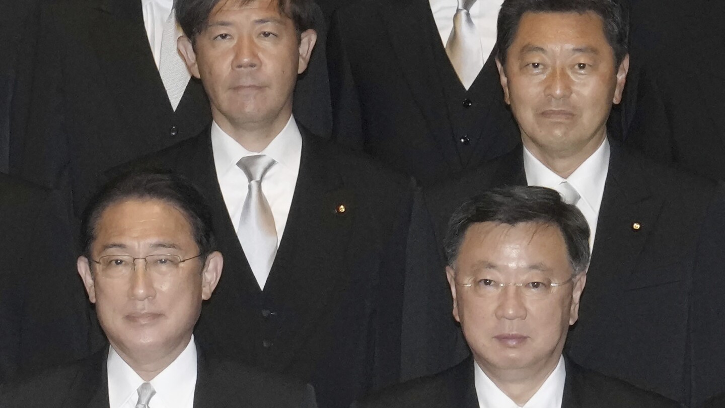 Японските прокурори извършиха първия си арест в неделя във връзка