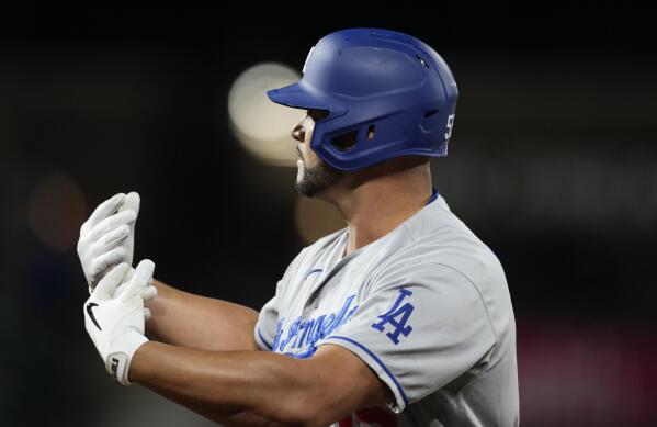 To celebrate reaching 3,000 hits, Albert Pujols threw out a first