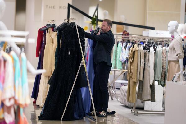 Neiman Marcus CEO only wants rich people shopping at store