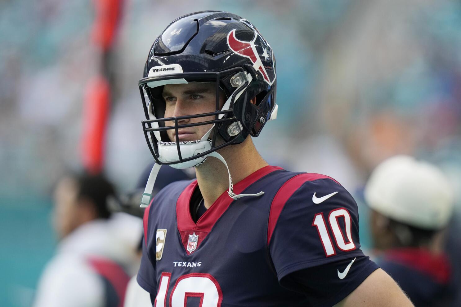 Texans go back to Mills at QB after 2 bad games by Allen
