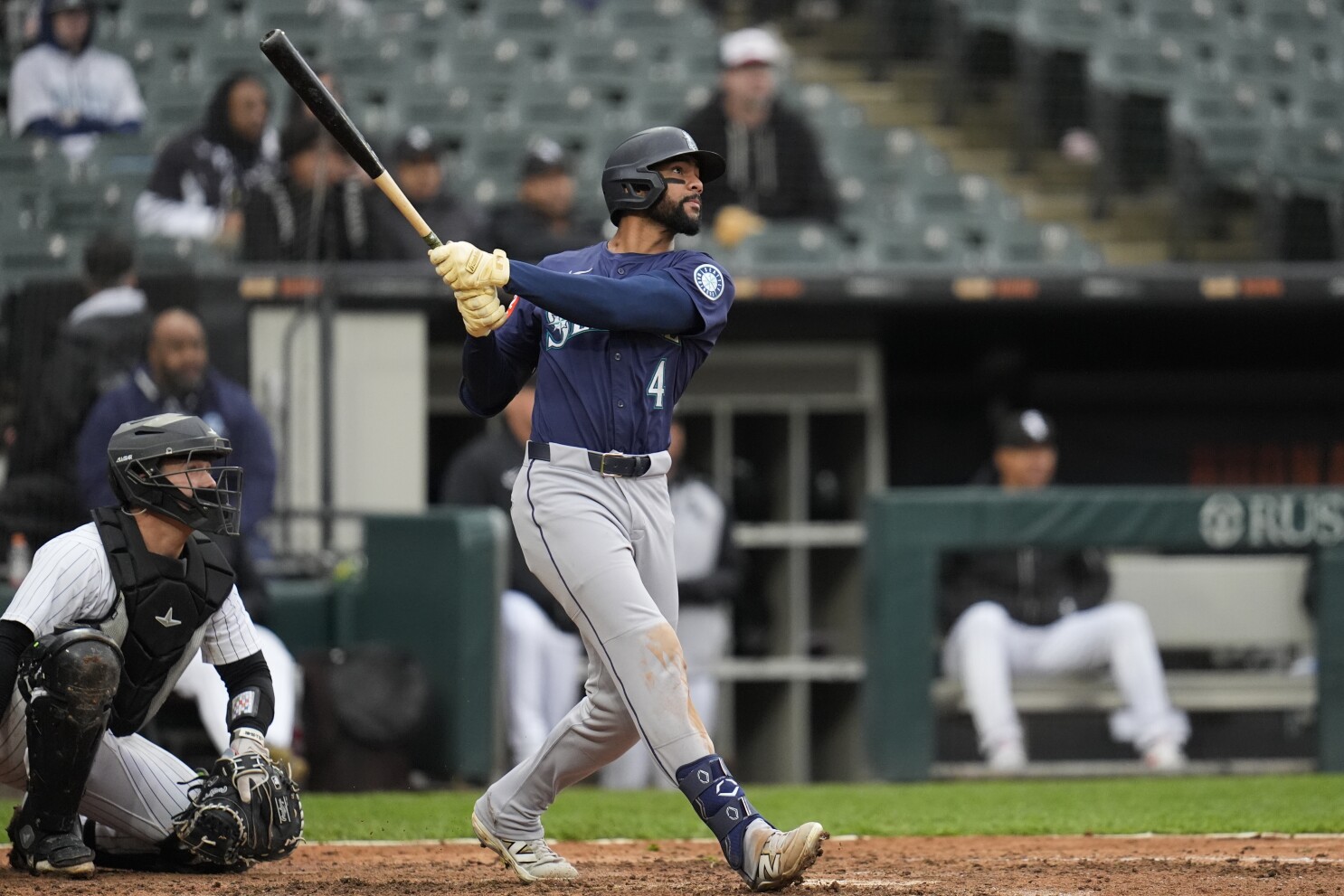 Taveras' 2-run homer in the 8th inning lifts Mariners to a 6-5 win over the White Sox