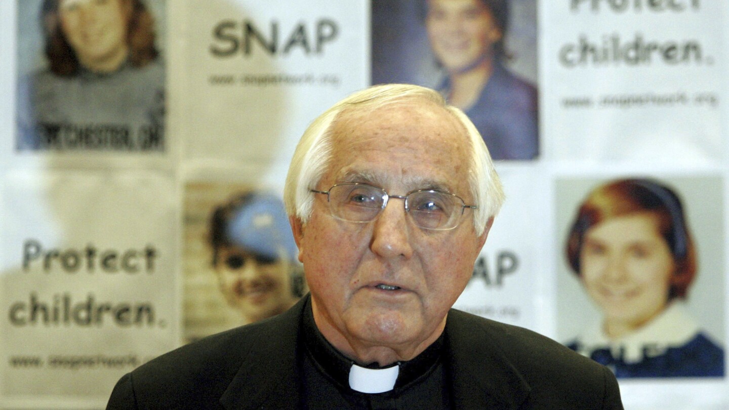 Thomas Gumbleton, Detroit Catholic bishop who opposed war and promoted social justice, dies at 94