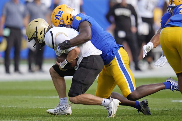 Daniel Carter Has Career Day for Pitt in Win Over Wofford