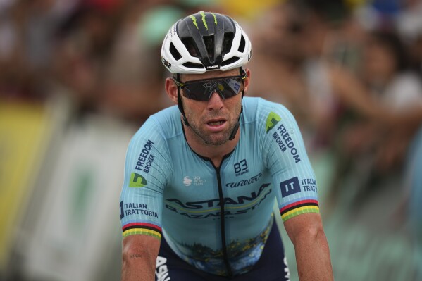 Tour de France: Mark Cavendish struggles with stomach issues | AP News