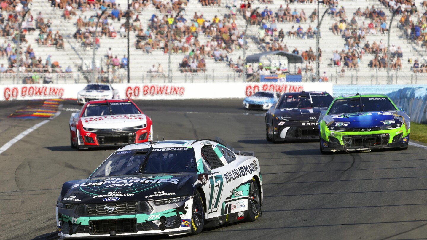 Плейофите на NASCAR Cup, за да бягат под светлините в Bristol Bullring; F1 се подготвя за улици на Сингапур 