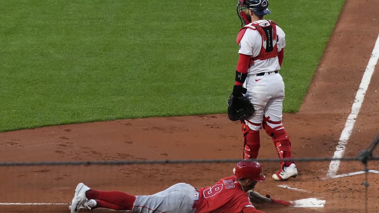 Red Sox manager Alex Cora proclaims his team 'not getting better' following 8th loss in 10 games