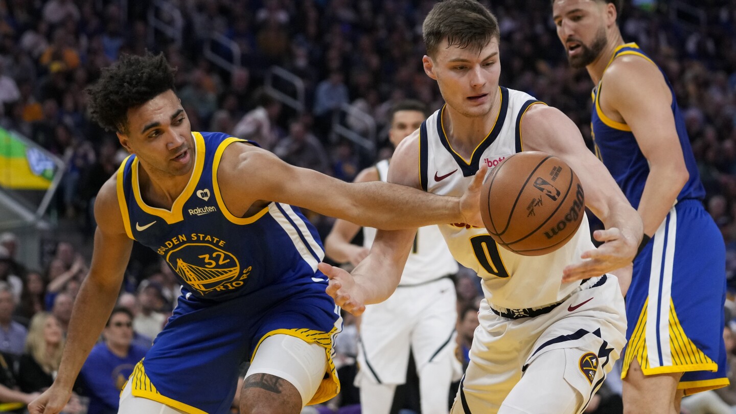 Nikola Jokic réalise un troisième triple-double consécutif pour aider les Nuggets à battre les Warriors, 119-103