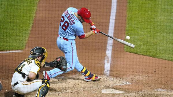 Pujols homers twice, Molina pitches as Cardinals beat Pirates 18-4