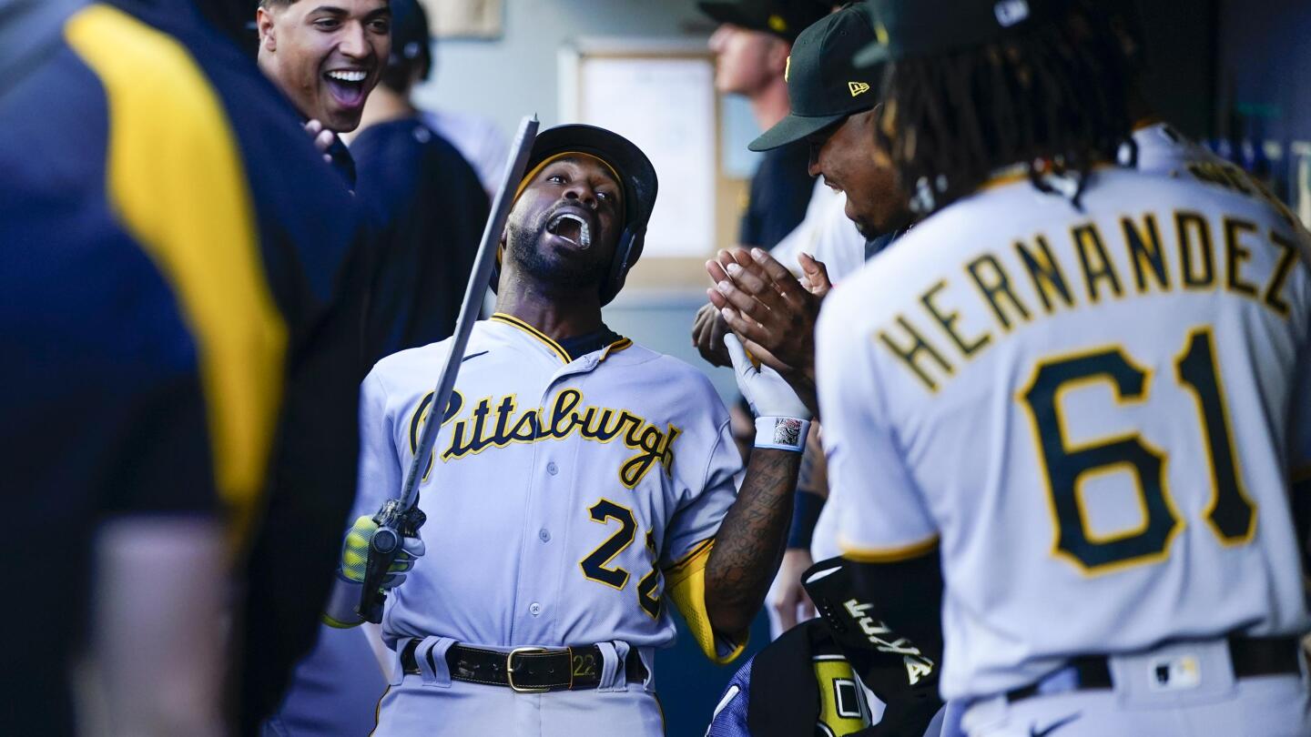 McCutchen sparks record-tying home run barrage as Pirates sink Mariners  11-6