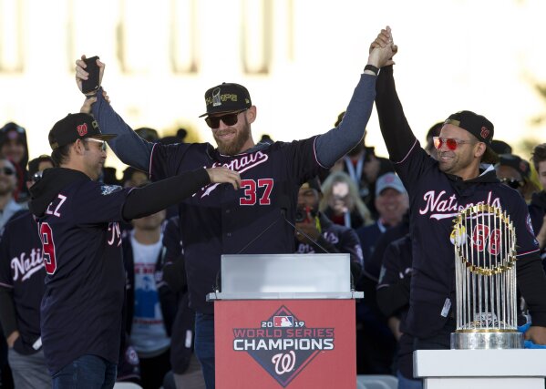 Nationals' day: Parade, Stephen Strasburg opts out of contract