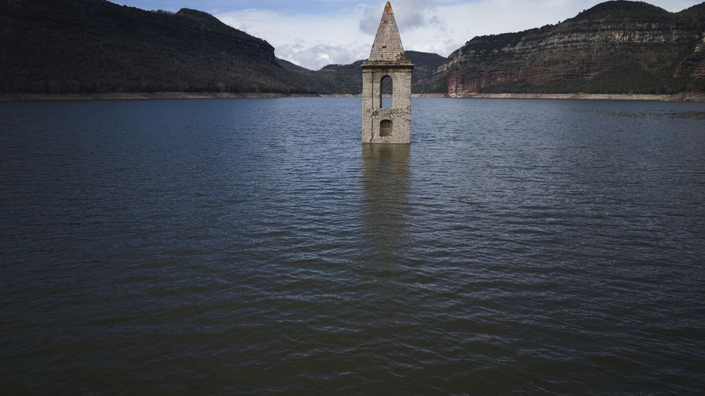 These before and after photos shows the impact of extreme weather on a ...