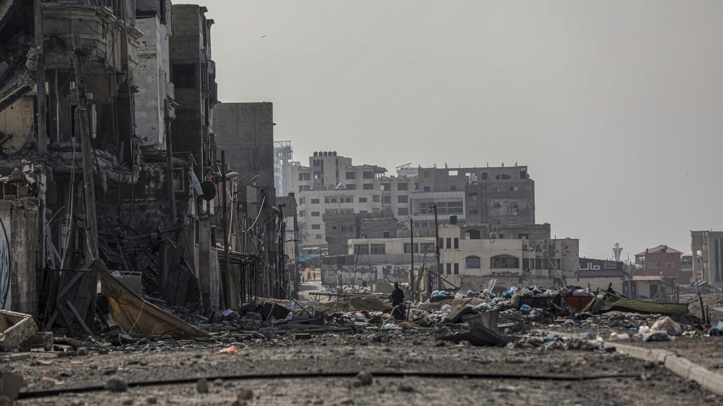 Israël frappe près du plus grand hôpital de Gaza après avoir accusé le Hamas de l’utiliser comme base