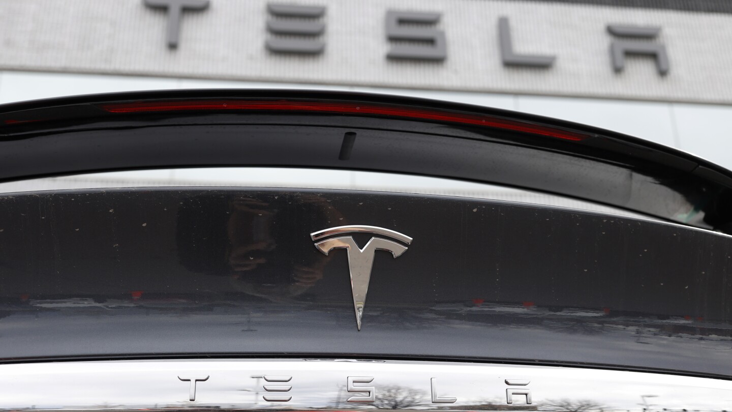 ДЕТРОЙТ (AP) — Властите във Вирджиния са установили, че Tesla