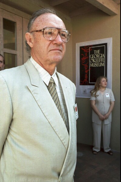 Actor Gene Hackman waits backstage at the opening of the new O'Keeffe Museum, July 17, 1997, in Santa Fe, N.M. (AP Photo/Michael Pahos, File)