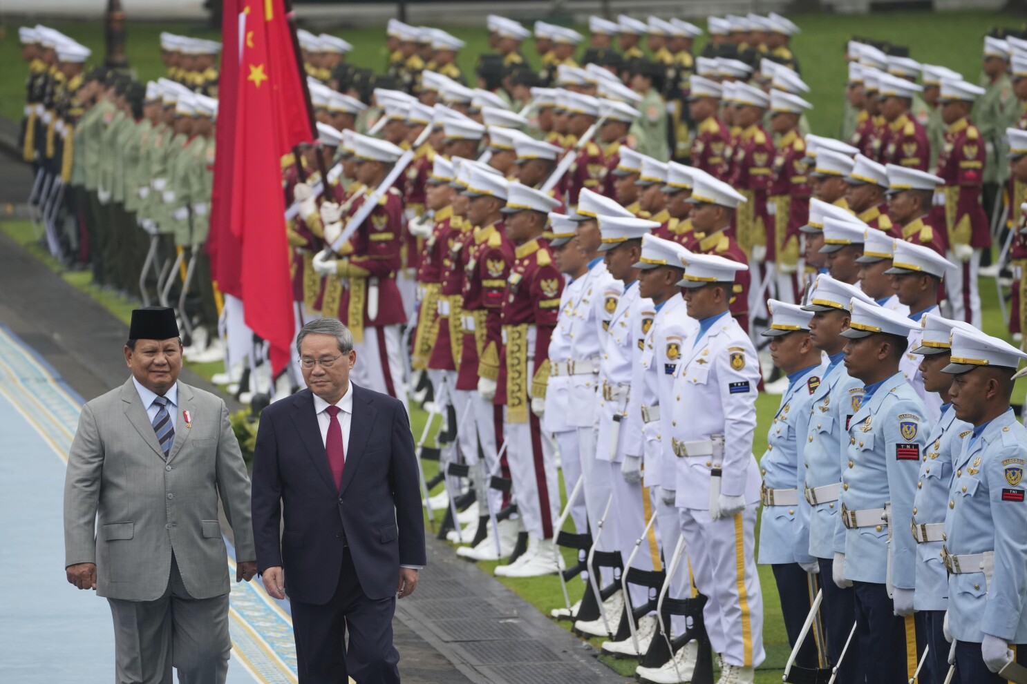 Indonesian president and Chinese premier meet to discuss expanding trade during US trade war