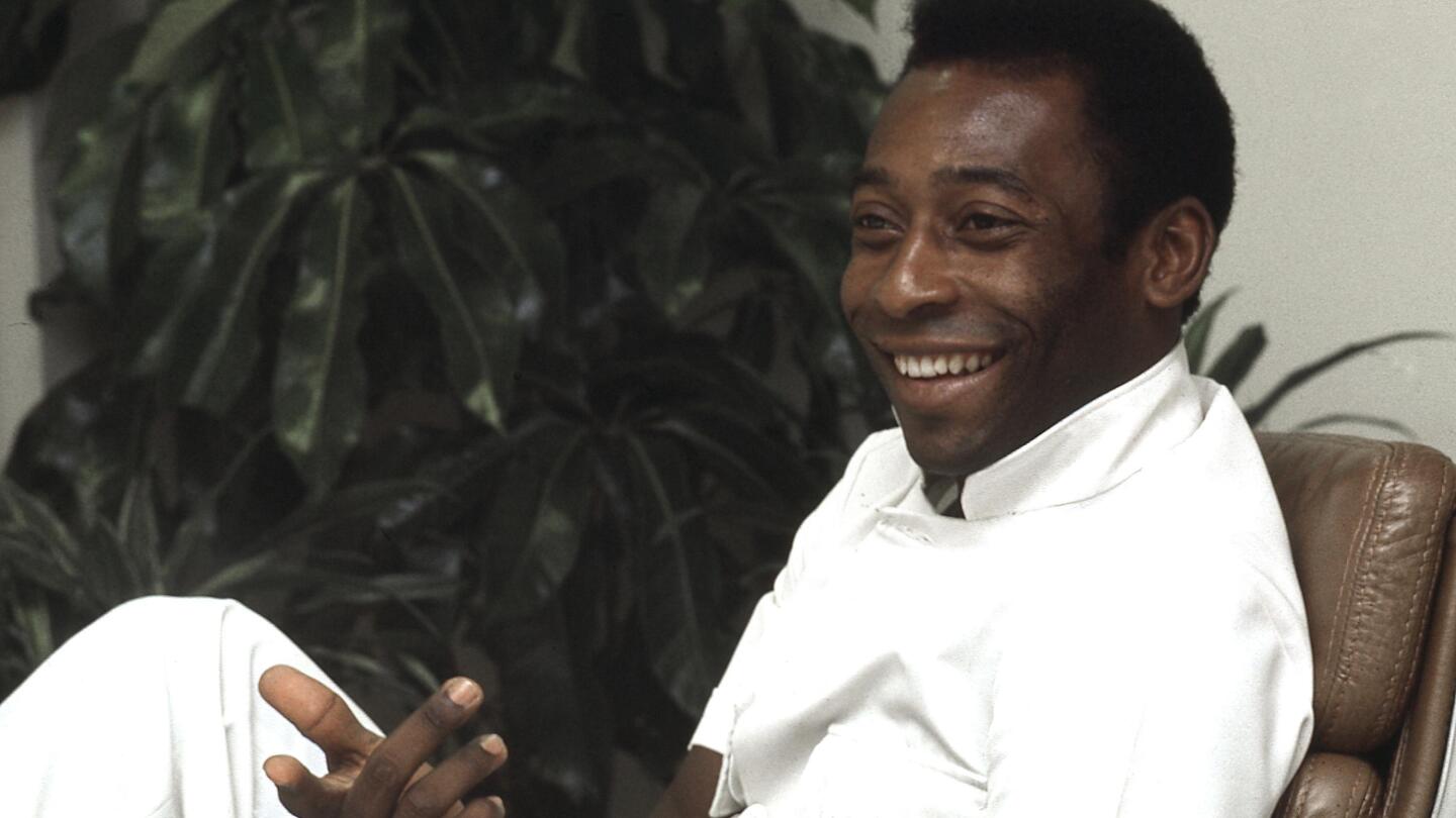 FIFA isn't keeping Pelé's feet in a museum