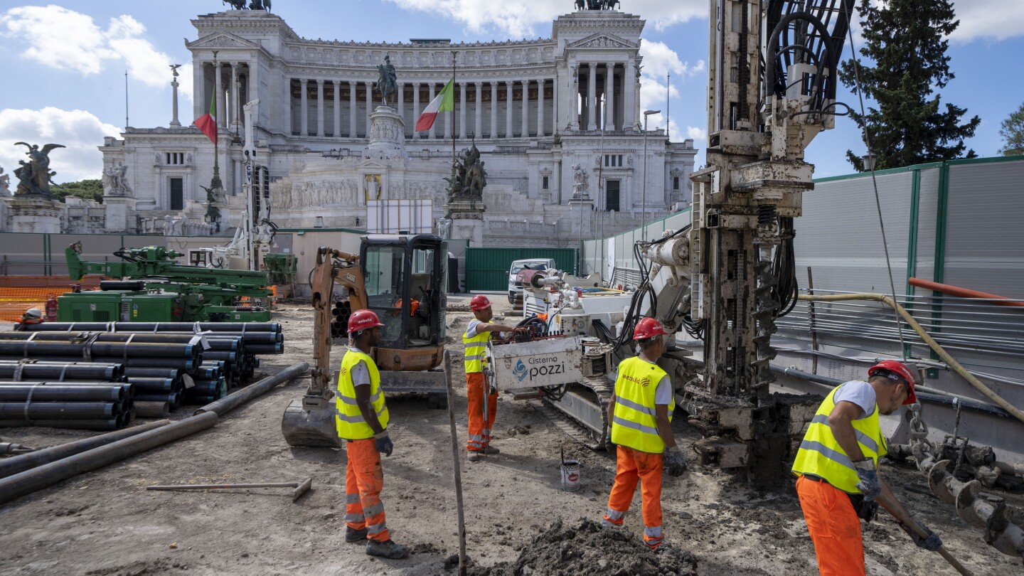 Работата по нова линия на метрото в Рим под Колизеума и Форума навлиза в решаваща фаза