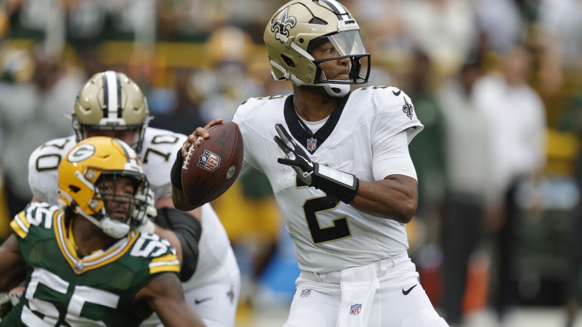 NFL roundup: Alvin Kamara rallies New Orleans Saints for 24-0 rout