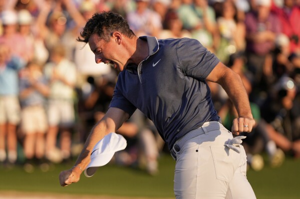 Rori McClroy, da Irlanda do Norte, 13 de abril de 2025, Augusta, KA. (AP Photo/Julia Dimerry Nikinson), após a rodada final do Masters Golf, vai ganhar o playoff contra Justin Rose.
