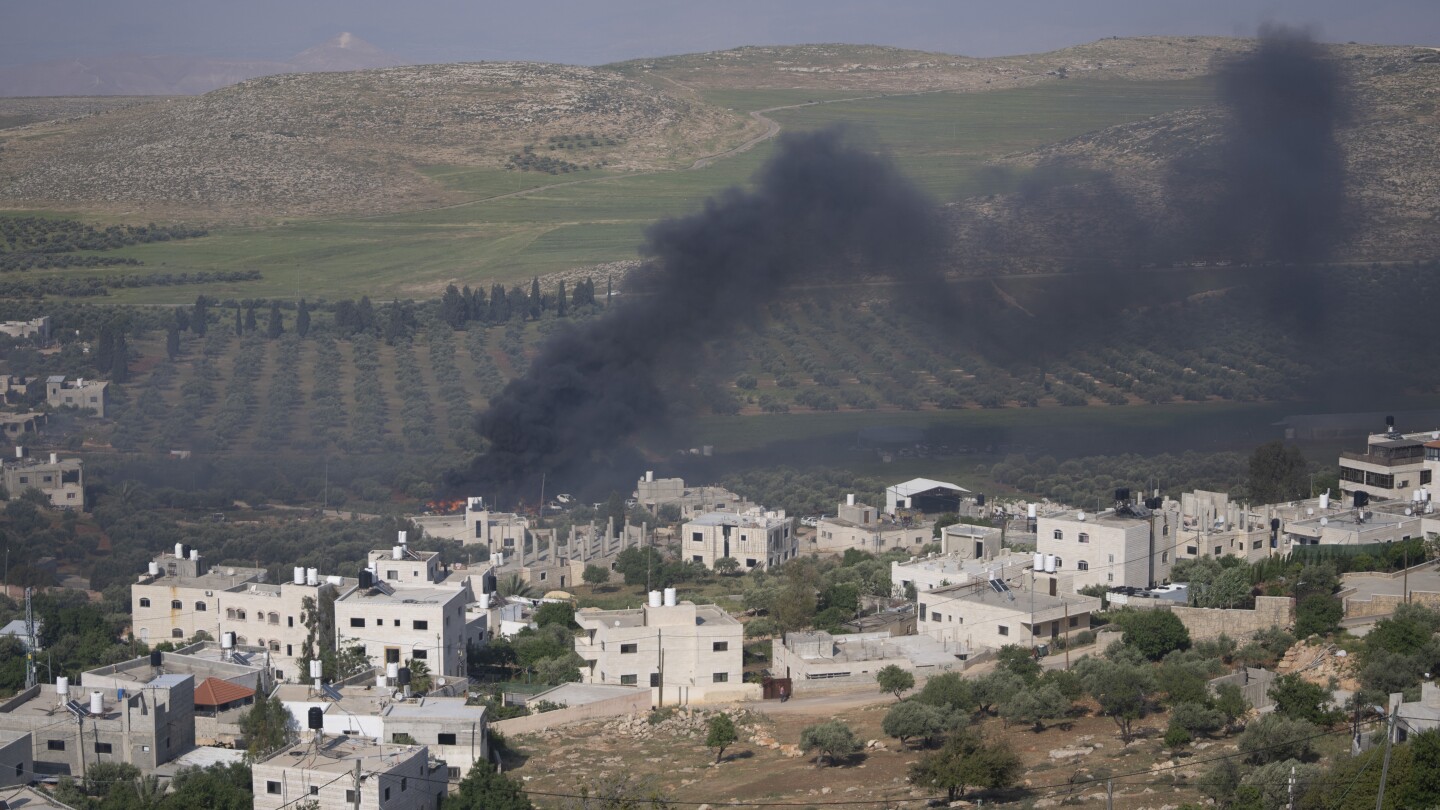 Israeli settlers kill Palestinian man amid West Bank tensions