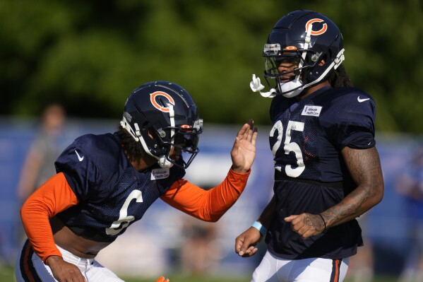 Chicago Bears cornerback Kyler Gordon (6) works against safety Macon Clark (25) during an NFL football joint practice with the Indianapolis Colts at the Colts' training camp in Westfield, Ind., Wednesday, Aug. 16, 2023. (AP Photo/Michael Conroy)