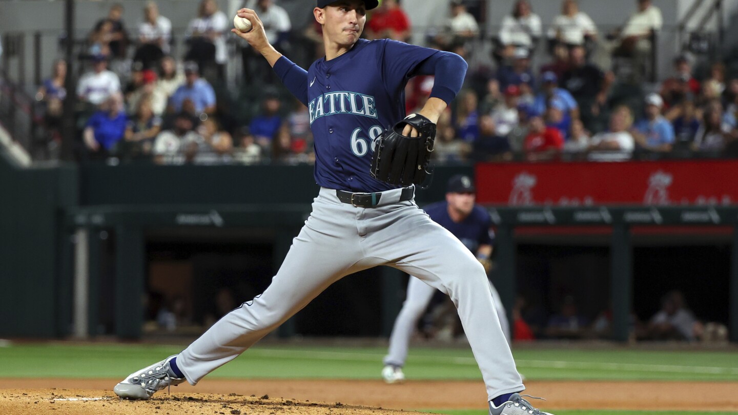 Mariners Sweep Guardians in Weekend Series