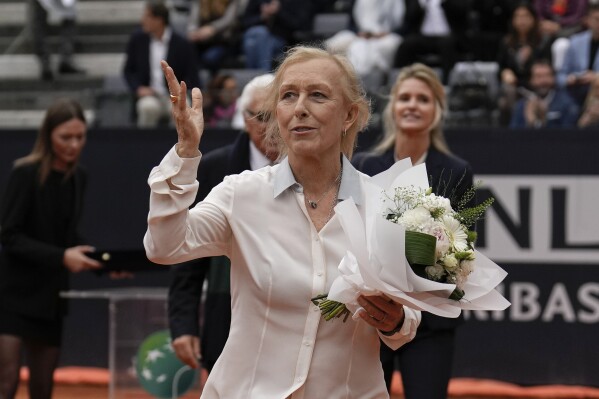 Martina Navratilova says she is clear of cancer after tests | AP News