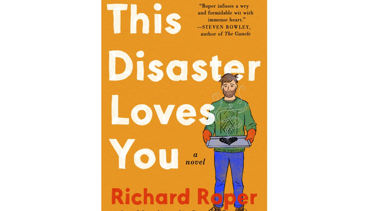 Ричард Роупър чийто дебютен роман Something to Live For 2020