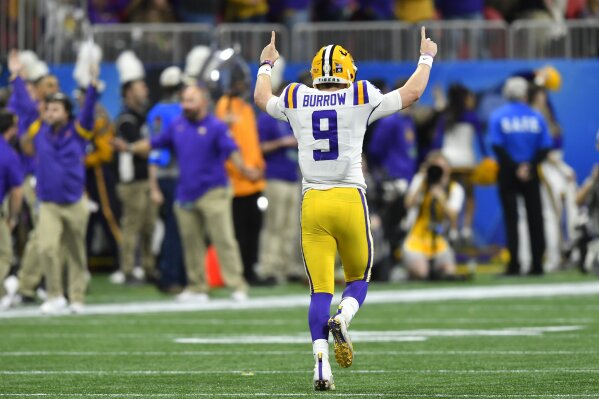 Breathtaking: Burrow throws 7 TDs, LSU routs Oklahoma 63-28