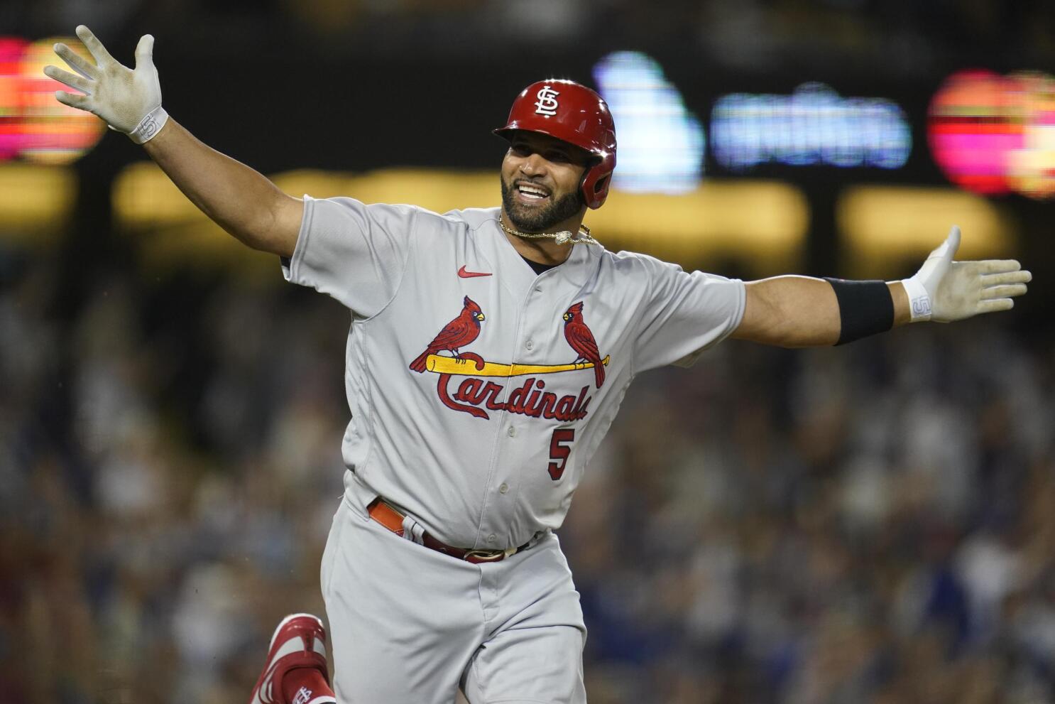 Albert Pujols contract: Future Hall of Famer signs back with