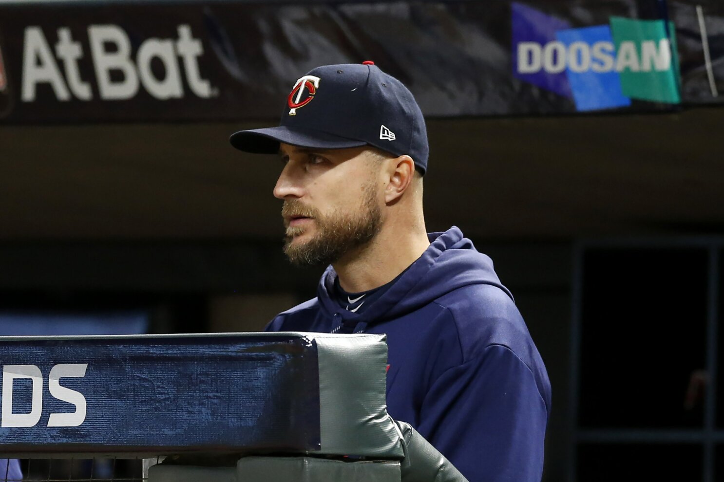 Streak stretches on: Twins take 16th straight playoff loss