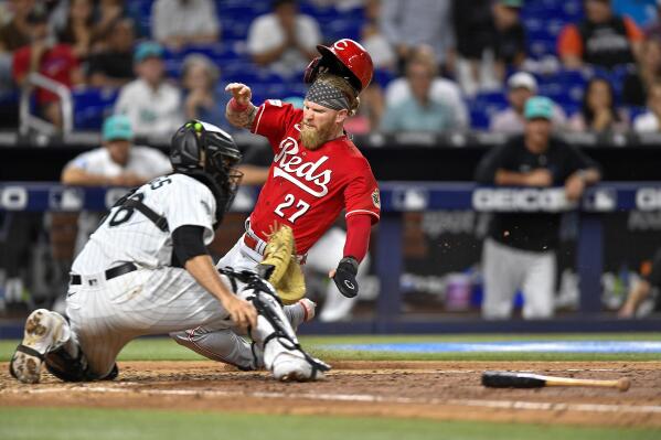 Fraley homers twice, hits tiebreaking shot in 9th as Reds beat