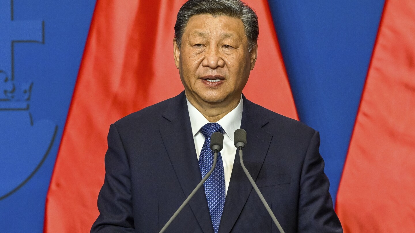 БУДАПЕЩА Унгария АП — Китайският президент Си Дзинпин напусна Унгария