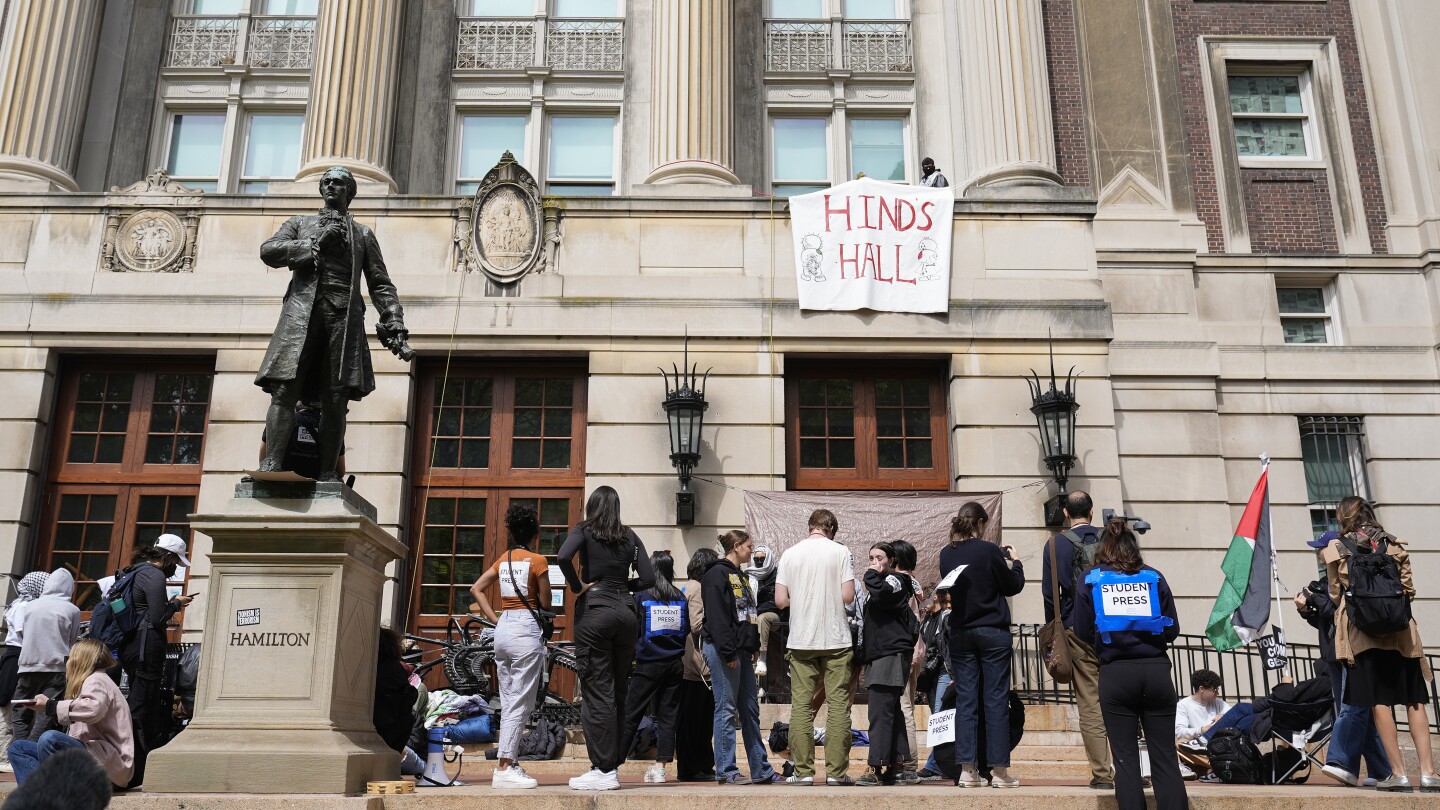 Студентите-журналисти са подложени на изпитание и понякога са изправени пред опасност при отразяването на протести в кампуса