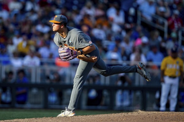 Tennessee baseball to face LSU in College World Series elimination