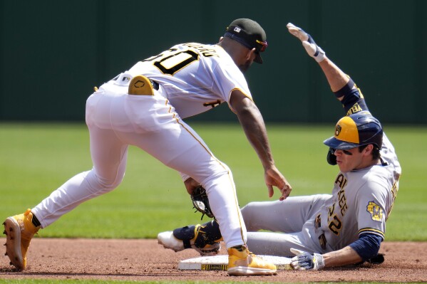 Jason Delay's Seventh-Inning Double Lifts Pirates Over Yankees 3-2