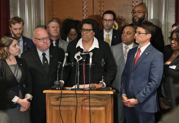 
              Democrats from a special committee investigating Missouri  Gov. Eric Greiten's affair speak at a press conference in Jefferson City, Mo., on Wednesday, April 11, 2018, after Gov. Greitens gave his own press conference to debunk the report. House Minority Leader Gail McCann Beatty, center, said she wants the governor to resign otherwise they should start impeachment proceedings. ( J.B. Forbes/St. Louis Post-Dispatch via AP)
            