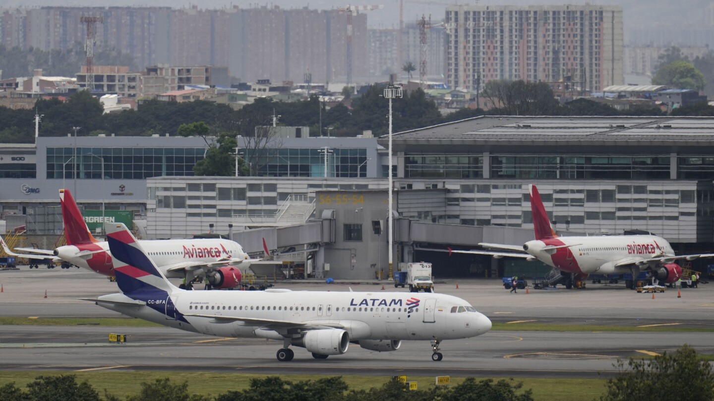 In Colombia, air traffic is returning to normal as the shortage of kerosene has been resolved