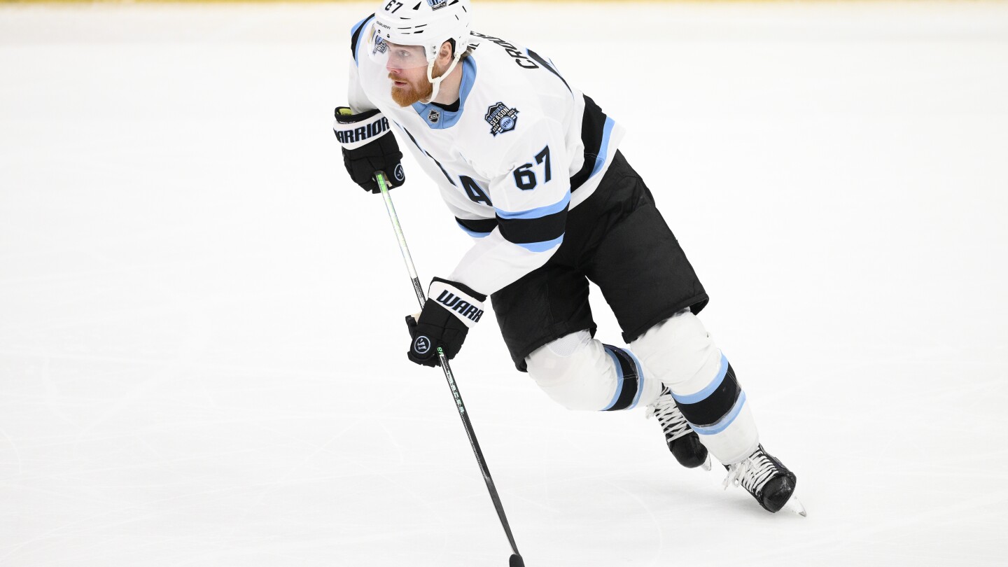 Utah Hockey Club edges Blackhawks 2-1, Crouse clinches playoff hopes