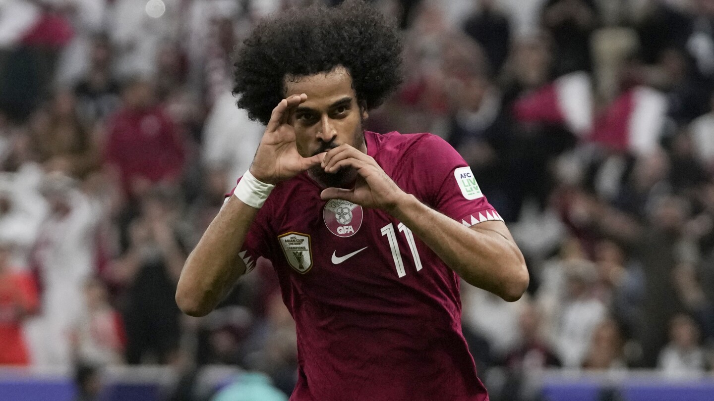 Защитаващият титлата си Катар победи Ливан с 3-0 в перфектен старт за нацията домакин на Купата на Азия