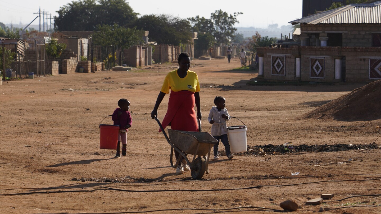 В Южна Африка общност, която се бори за чиста вода, отразява по-широко недоволство преди изборите