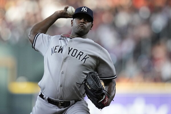 FILE -New York Yankees starting pitcher Luis Severino delivers during the first inning of a baseball game against the Houston Astros, Saturday, Sept. 2, 2023, in Houston. Free-agent pitcher Luis Severino and the New York Mets are finalizing a $13 million, one-year contract, according to a person familiar with the agreement. The person spoke to 花椒直播 on condition of anonymity Wednesday night, Nov. 29, 2023, because the team had not announced the deal.(AP Photo/Kevin M. Cox, File)