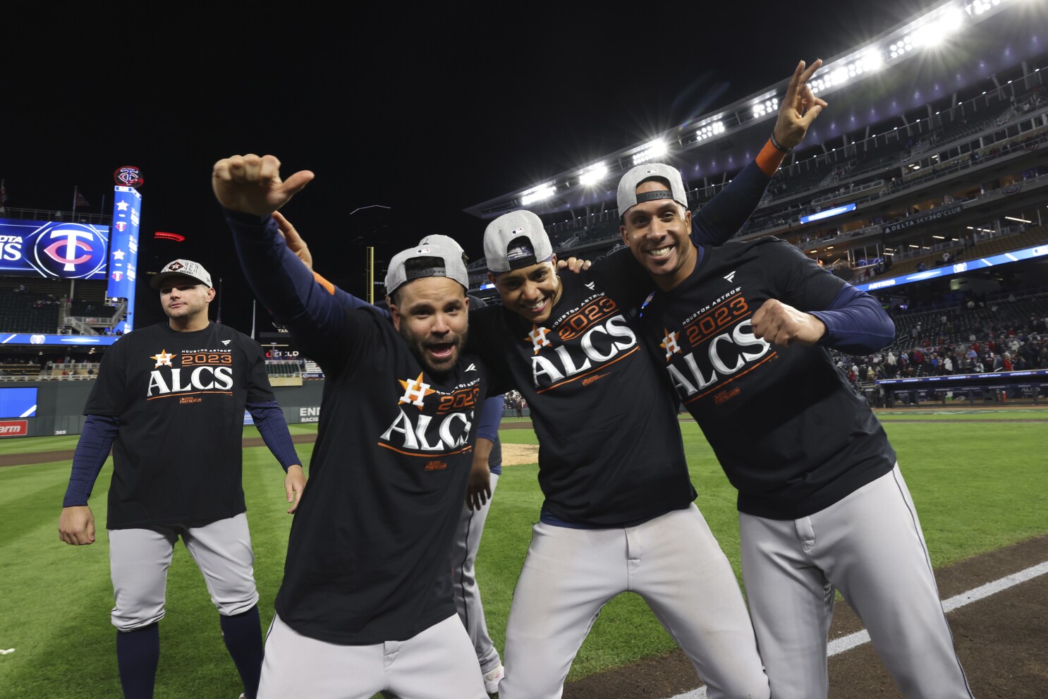 Houston Astros win a BIG Game 3 and are one game away from another
