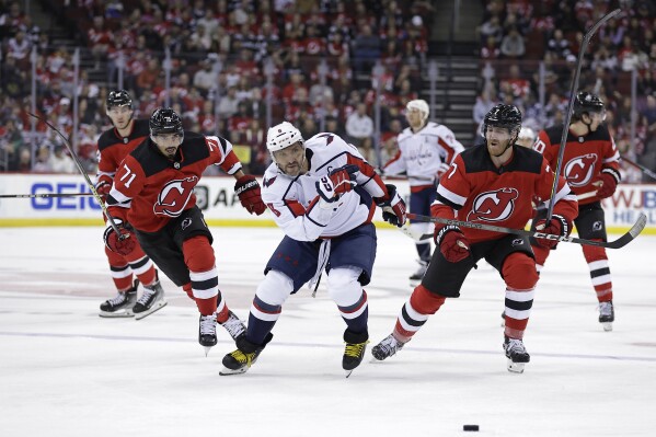 Capitals blank Devils for 6th straight win
