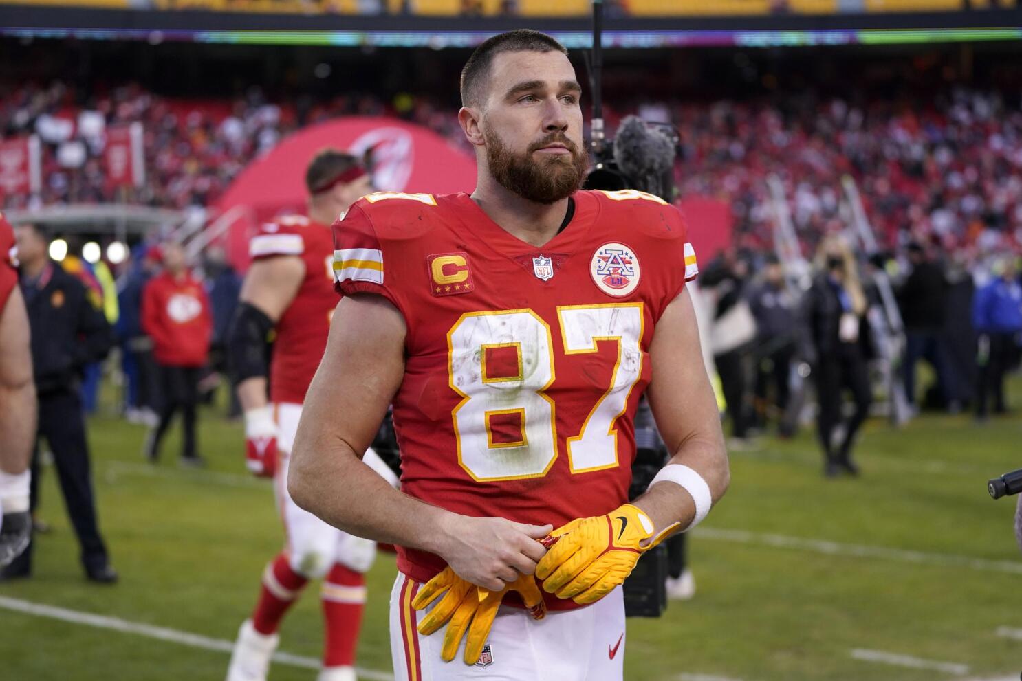 Travis Kelce passes Rob Gronkowski with playoff feat vs. Bengals