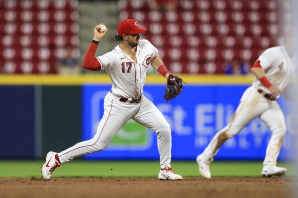 Reds beat Brewers, win 2 straight for 1st time in 2022